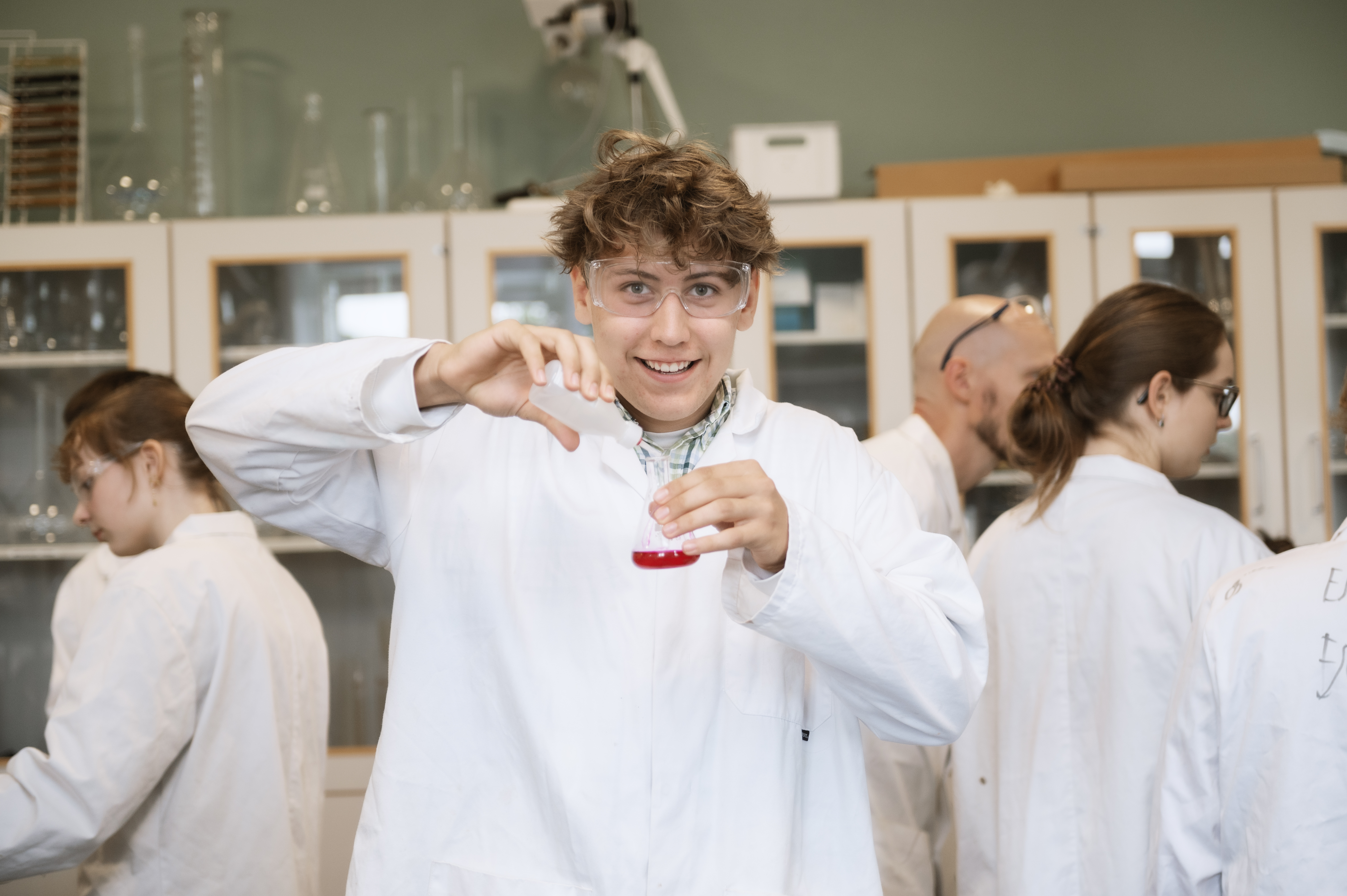 Vib Kat Aug 2023 7302