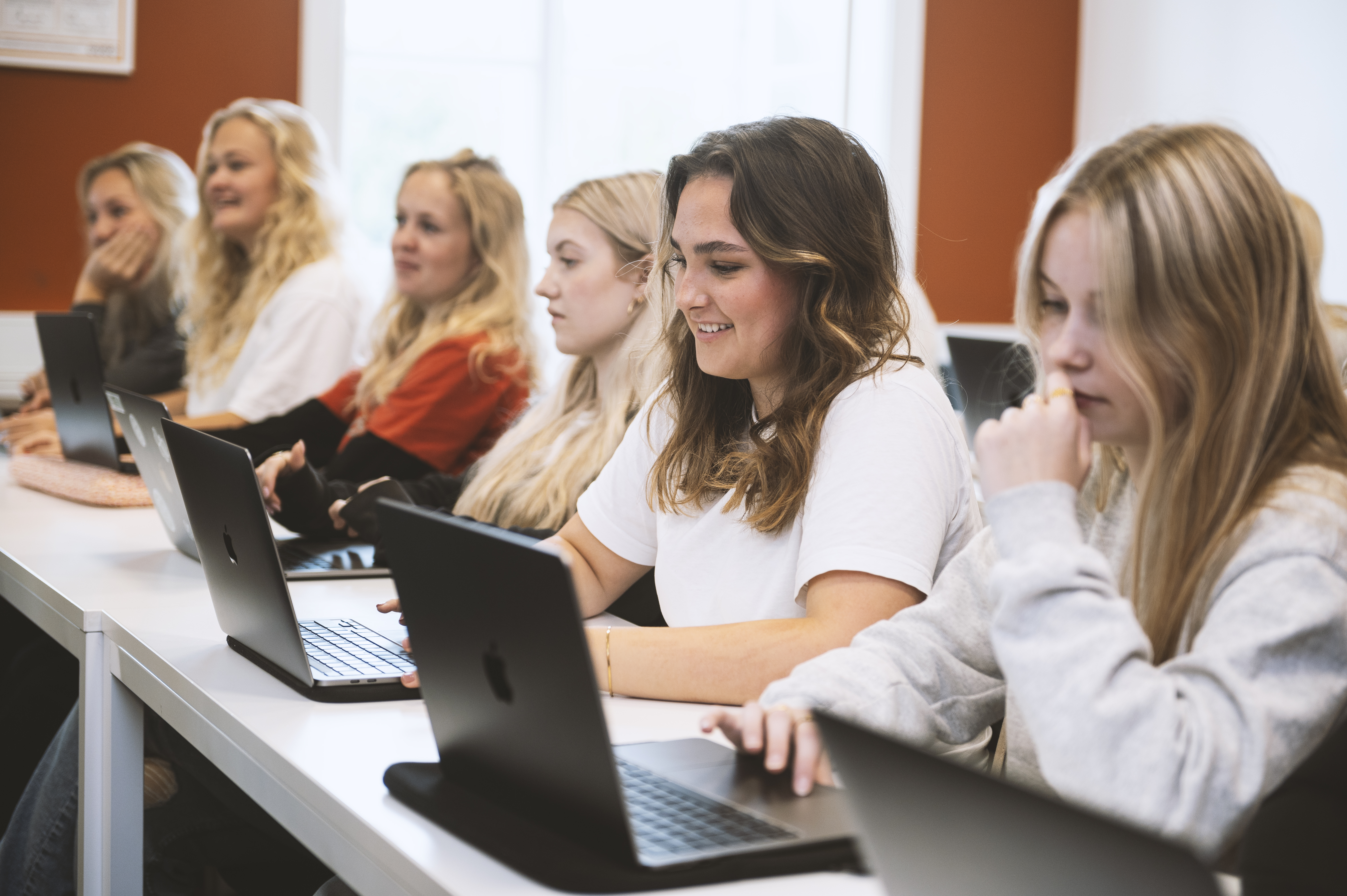 Vib Kat Aug 2023 6876